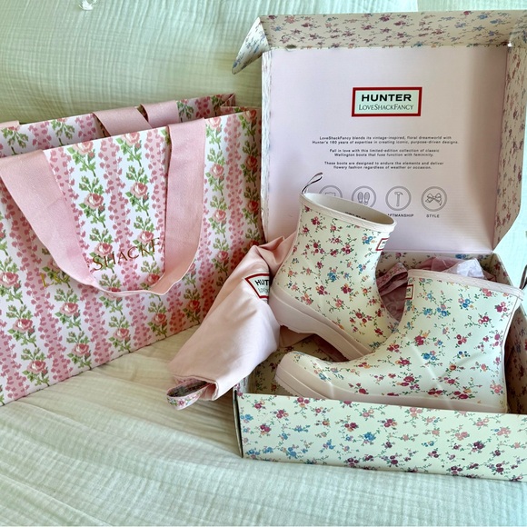 LAST ONE! LoveShackFancy x Hunter Play Boot Sunrise Patchwork + LSF Gift Wrap